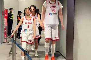 双语组合谁磕！最萌身高差！